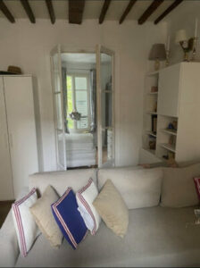 Photo d'un débarras d’appartement réalisé dans le 18ème arrondissement de Paris avec évacuation de mobilier encombrant-Image1