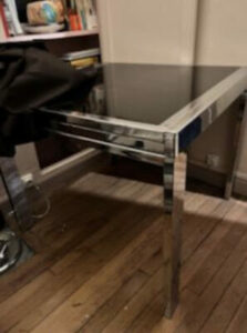 Équipe professionnelle réalisant un débarras complet d’appartement dans le 20e arrondissement de Paris-Image3