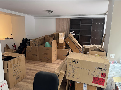 Intervention de débarras de cartons dans un local professionnel à Paris 9e, avec tri et évacuation-Image1