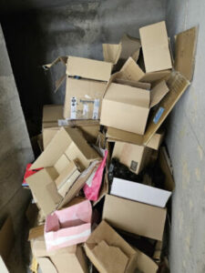 Intervention professionnelle de débarras de cartons dans un appartement du 14ème arrondissement de Paris-Image1