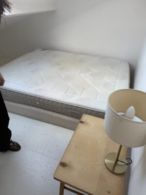 Débarras professionnel en cours dans un appartement encombré à Saint Ouen sur Seine, 93400-Image1