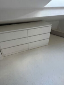 Débarras professionnel en cours dans un appartement encombré à Saint Ouen sur Seine, 93400-Image2