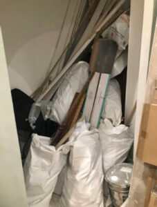 Intervention de débarras professionnel des encombrants de chantier dans un local commercial à Paris 3e-Image1