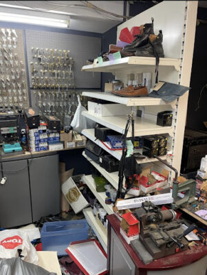 Photo intervention débarras local commercial encombrants à Sucy-en-Brie 94370 par entreprise spécialisée-Image1