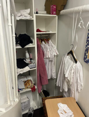 Intervention de débarras d’un institut de beauté avec évacuation de mobilier et équipements à Paris 75001-Image1