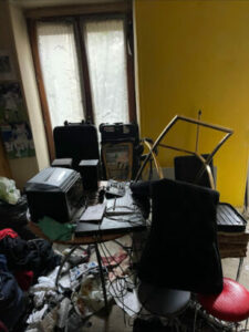 Intervention de débarras et nettoyage professionnel dans un appartement encombré à Vincennes-Image1