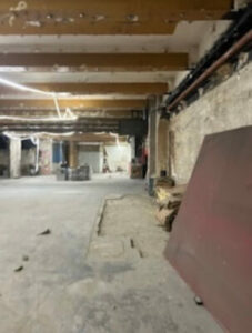 Intervention de débarras et nettoyage d’un local professionnel encombré dans le 9e arrondissement de Paris-Image2