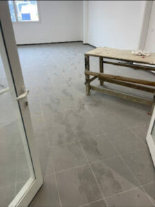 Intervention de nettoyage fin de chantier et débarras dans un grand local de bureaux à Bobigny-Image2