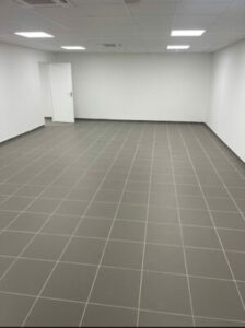Intervention de nettoyage fin de chantier et débarras dans un grand local de bureaux à Bobigny-Image7