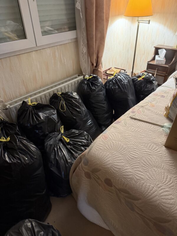 Débarras des encombrants d'une maison au Mesnil-le-Roi (78600) – photo 1/1 de l'intervention Top Services